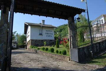 Фото номера Дом с 2 спальнями Дома для отпуска Sveta Gora Hotel г. Орешак 13