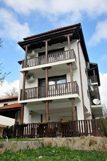 Фото Гостевой дом Family Hotel and Restaurant Plamena г. Орешак 1